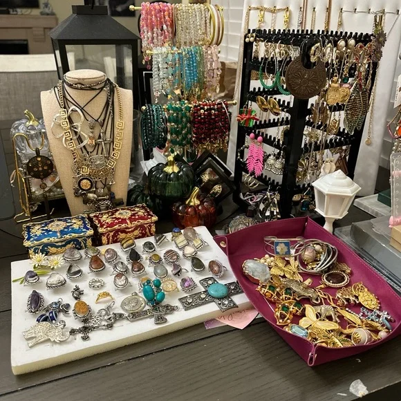 I m live Vintage antique Jewelry Collection - Picture 2 of 8